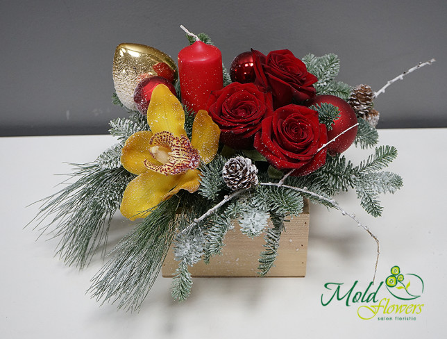 Wooden Box with Pine Tree and Red Roses photo